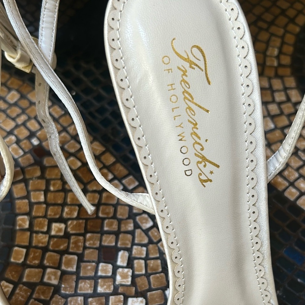 Fredrick’s of Hollywood Julienne Bow Ivory Open Toe Ankle Strap Stiletto Heels 9 - Picture 8 of 16